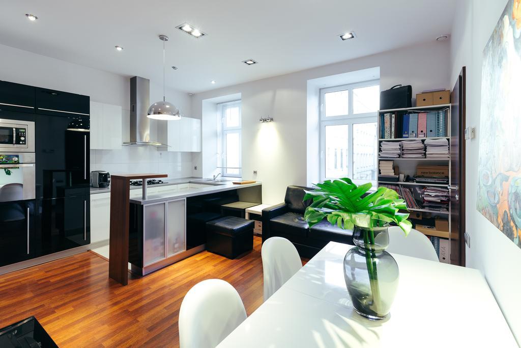 Apartment In The Strict City Centre วูดช์ ภายนอก รูปภาพ
